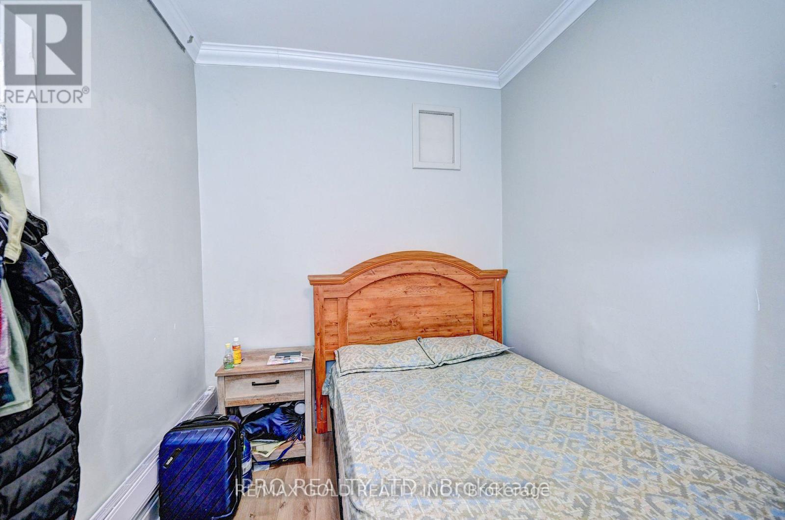 15 Ainslie Street N, Cambridge, Ontario  N1R 3J3 - Photo 34 - X12362953