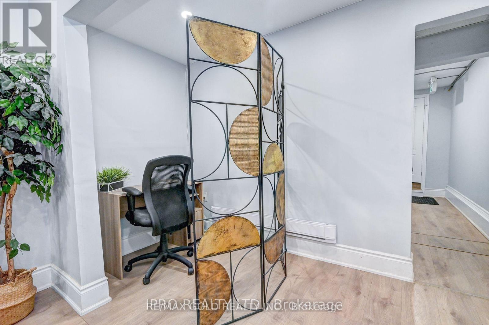 15 Ainslie Street N, Cambridge, Ontario  N1R 3J3 - Photo 20 - X12362953