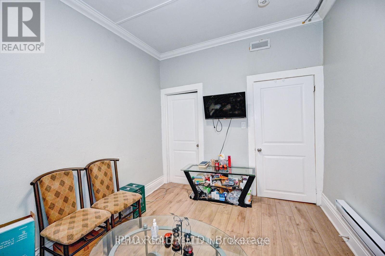 15 Ainslie Street N, Cambridge, Ontario  N1R 3J3 - Photo 36 - X12362953