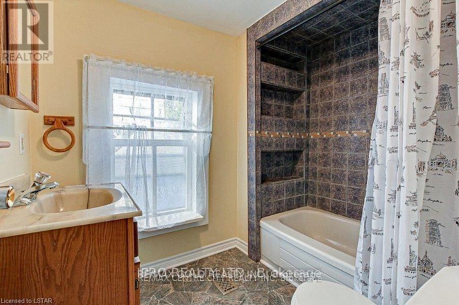279 Charlotte Street, Central Elgin, Ontario  N5L 1A8 - Photo 2 - X12363245