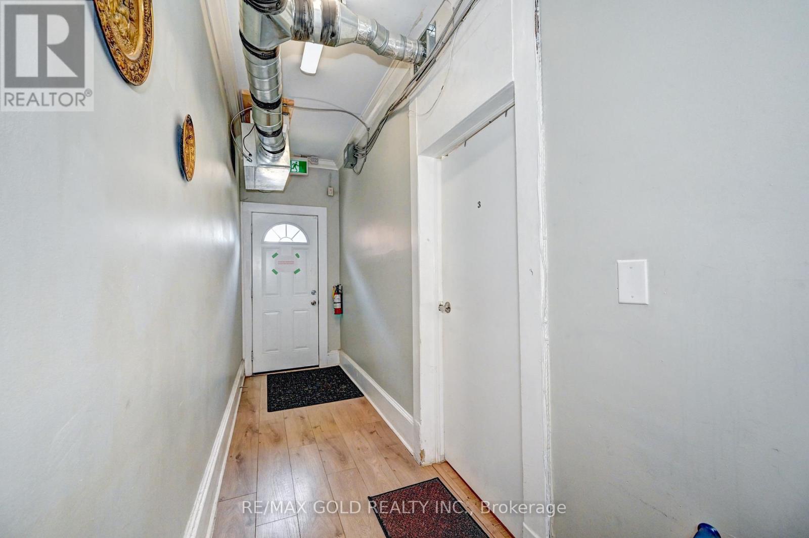 3 - 15 Ainslie Street N, Cambridge, Ontario  N1R 3J3 - Photo 2 - X12363625