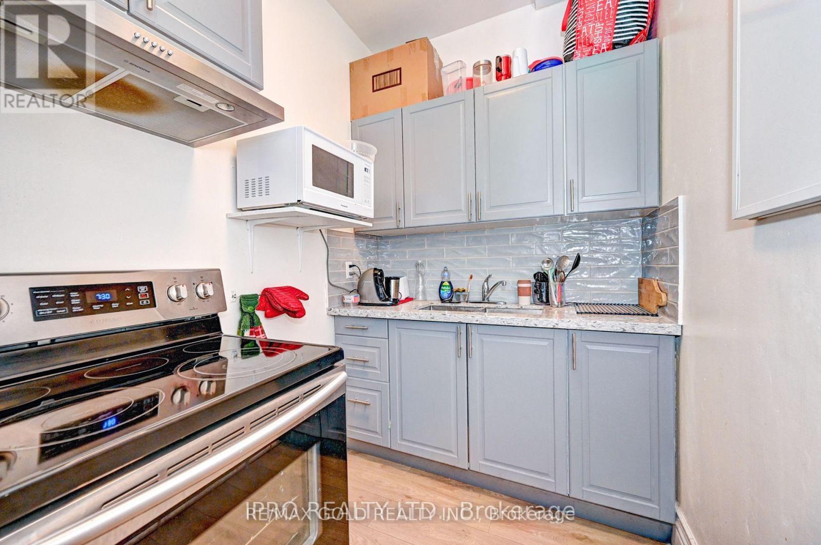 15 Ainslie Street N, Cambridge, Ontario  N1R 3J3 - Photo 38 - X12362953