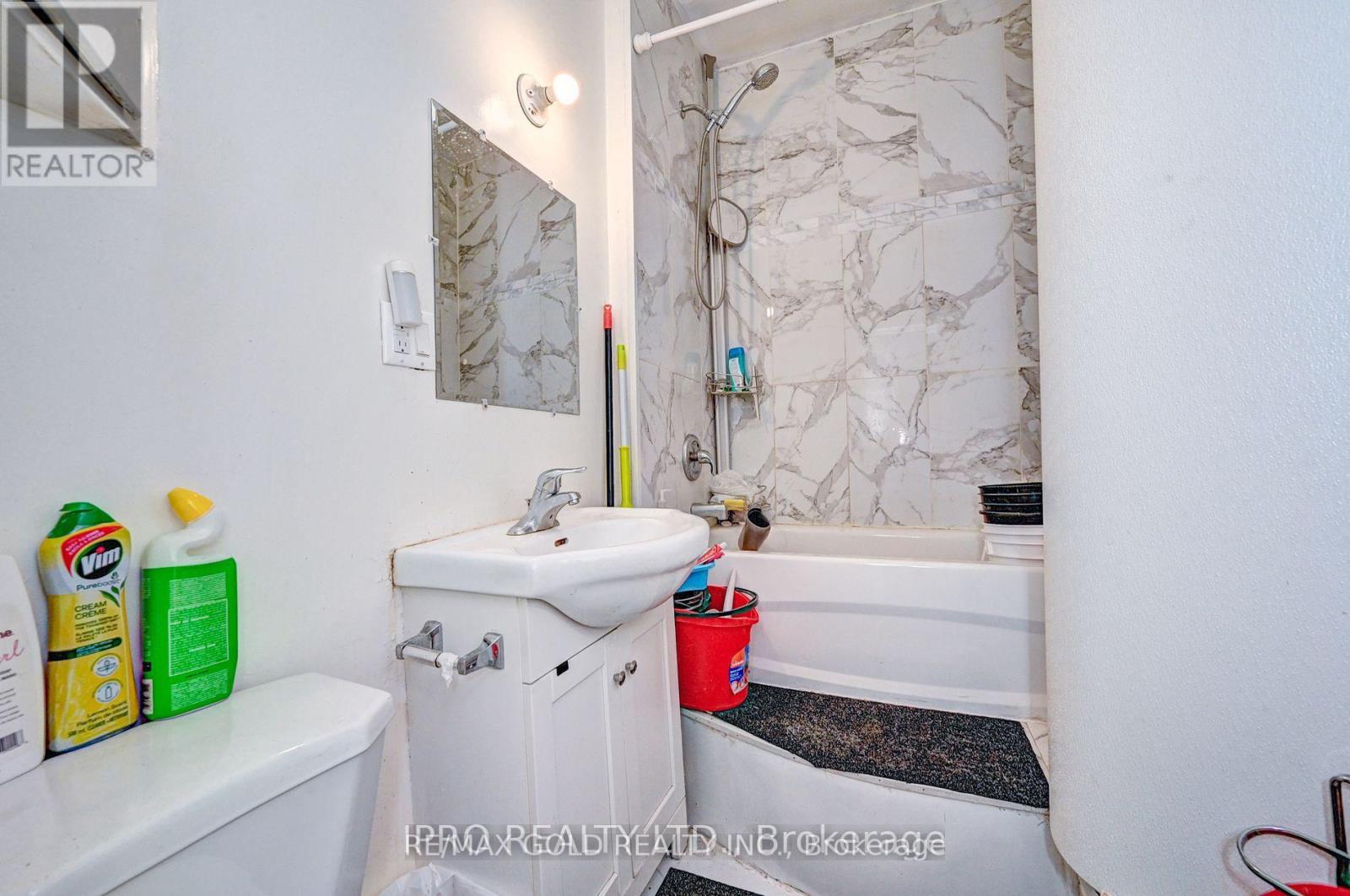 15 Ainslie Street N, Cambridge, Ontario  N1R 3J3 - Photo 33 - X12362953