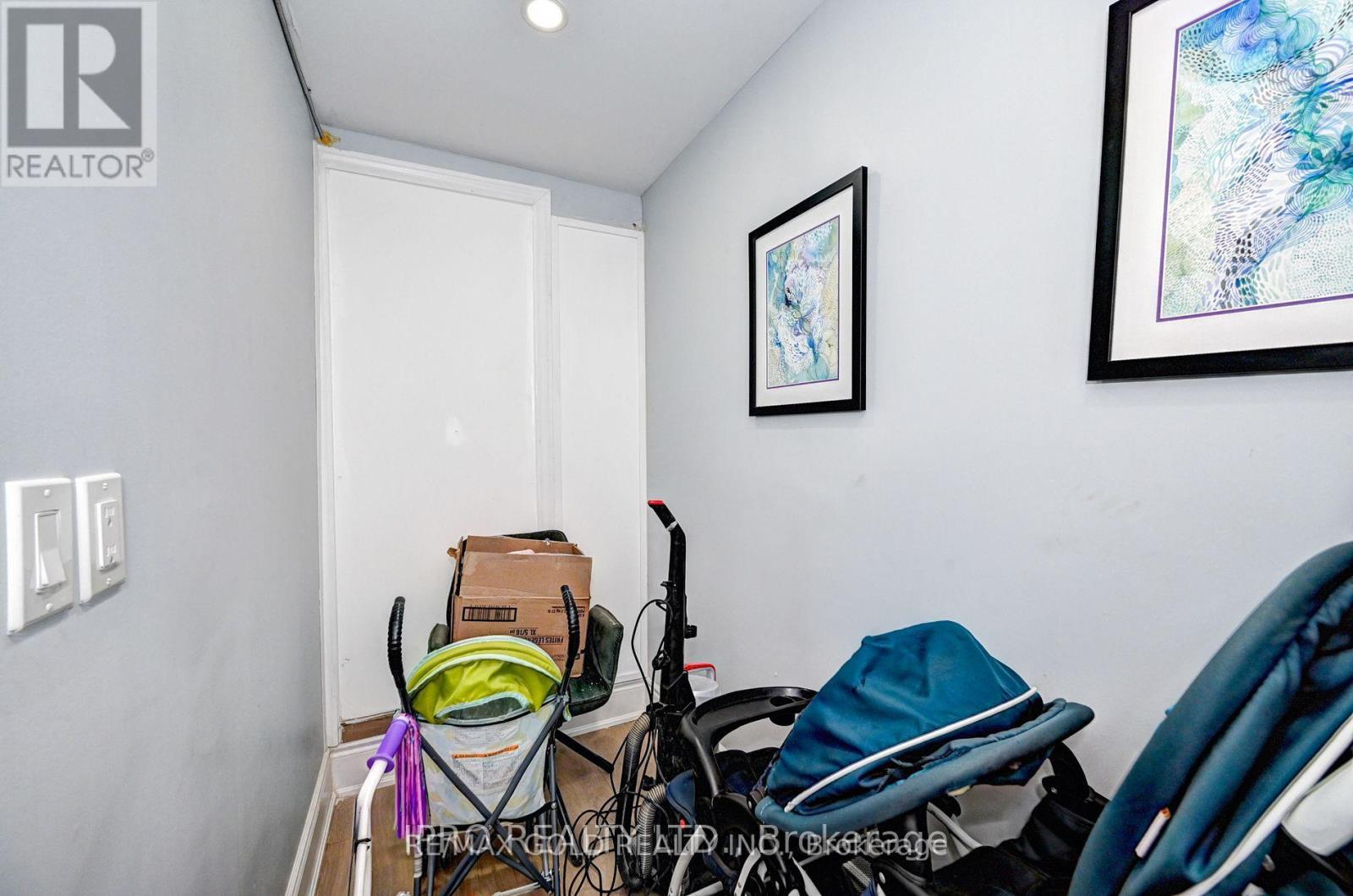 15 Ainslie Street N, Cambridge, Ontario  N1R 3J3 - Photo 7 - X12362953