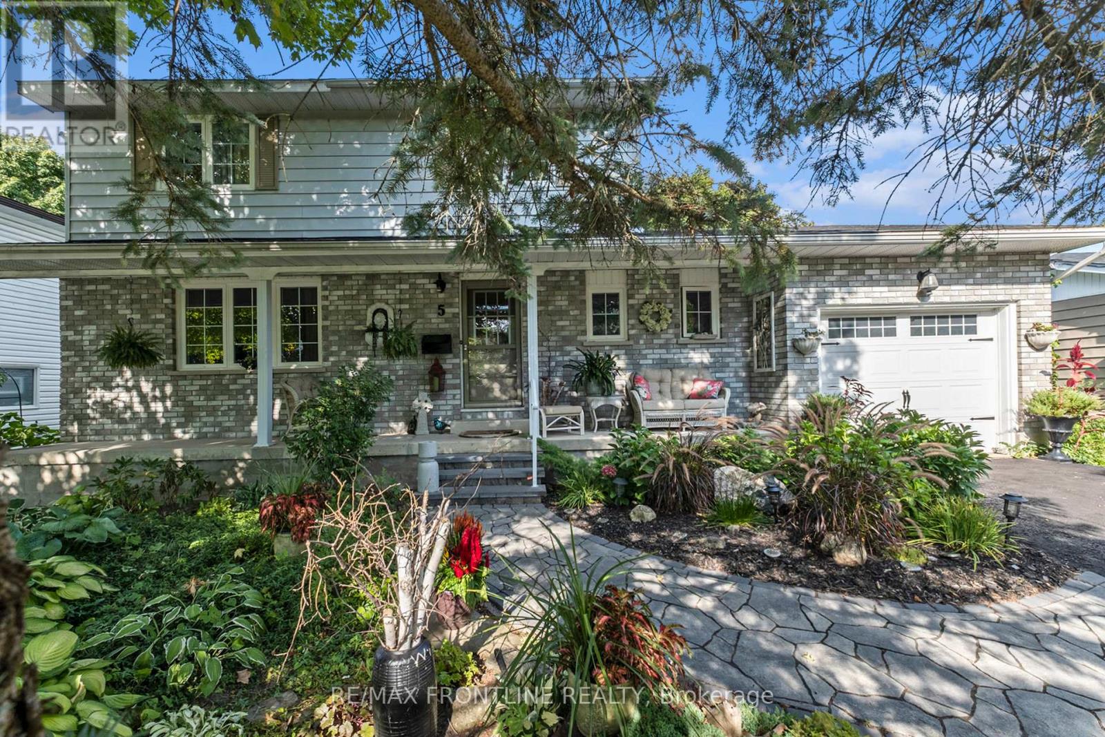 5 Ridgeview Place, Perth, Ontario  K7H 3L1 - Photo 1 - X12385082