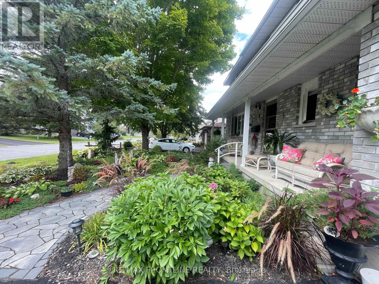 5 Ridgeview Place, Perth, Ontario  K7H 3L1 - Photo 5 - X12385082