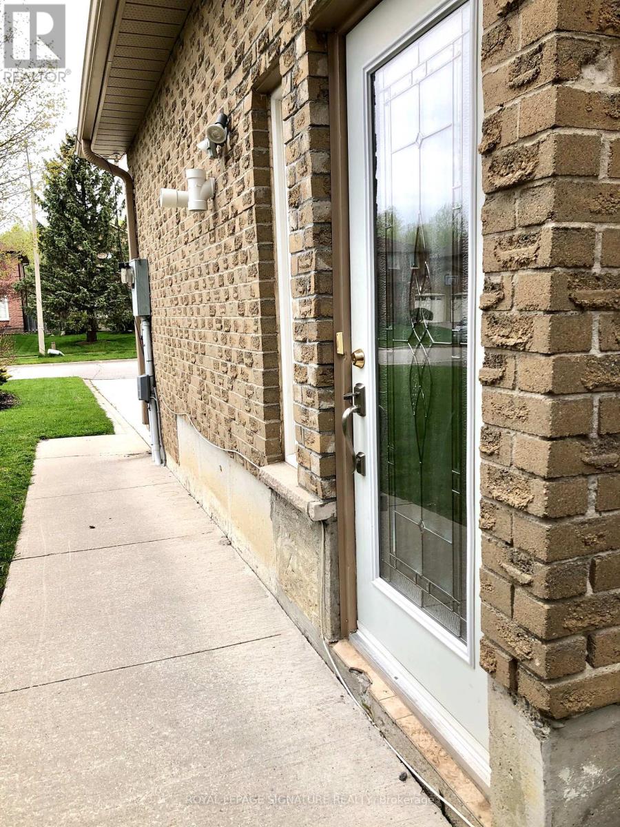 51 Blyth Street, Richmond Hill, Ontario  L4E 2W7 - Photo 11 - N12384643