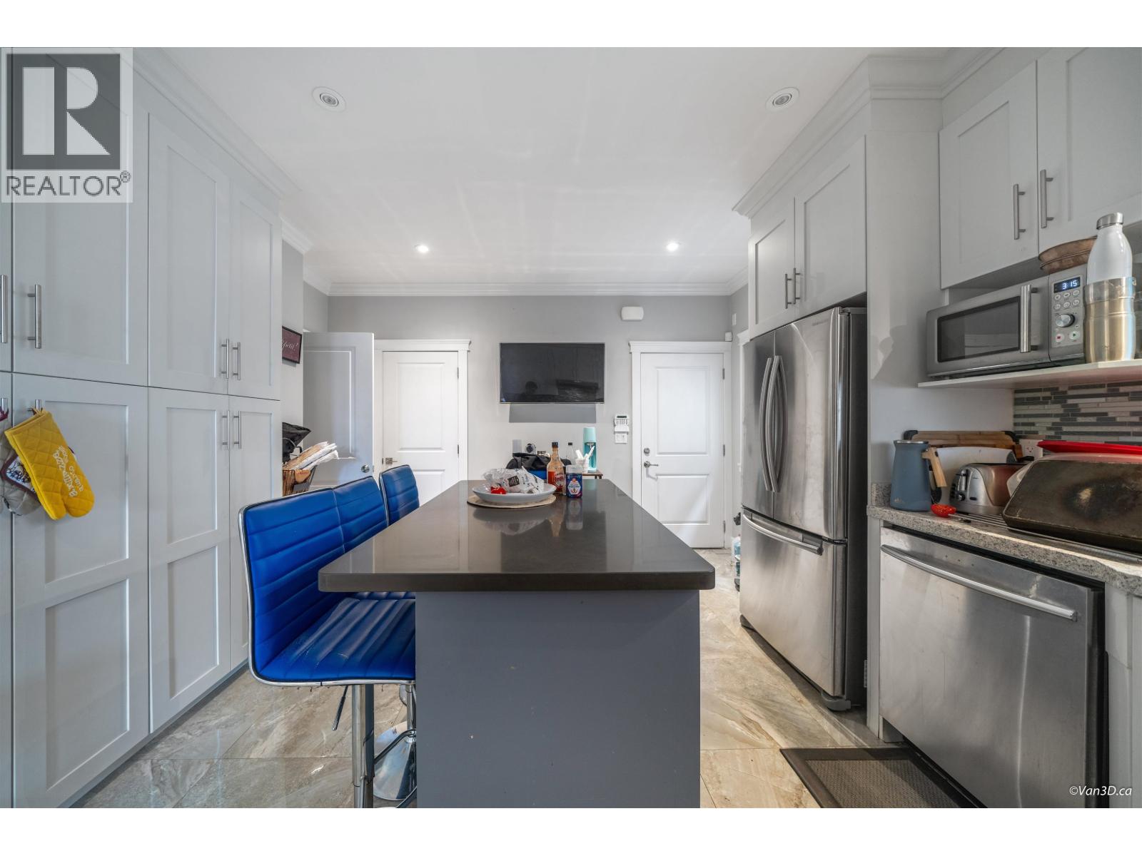 Property at 7753 WEDGEWOOD STREET image 5