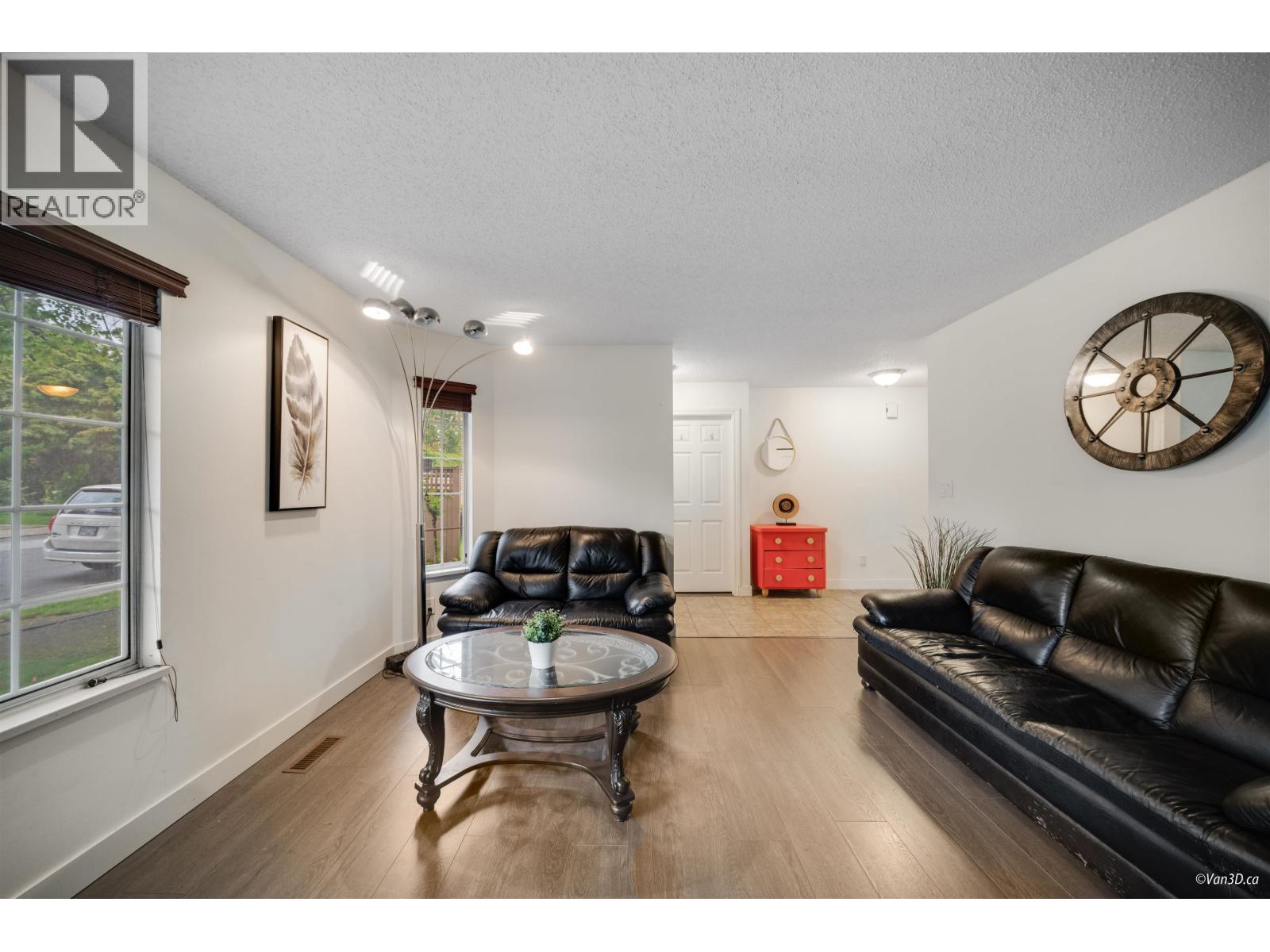 Property at 6220 LYNAS LANE image 1