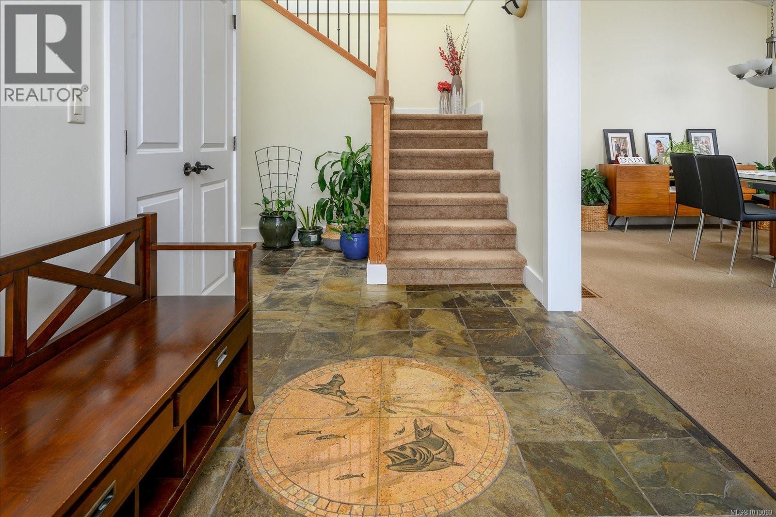Property at 213 Shiloh Dr image 3