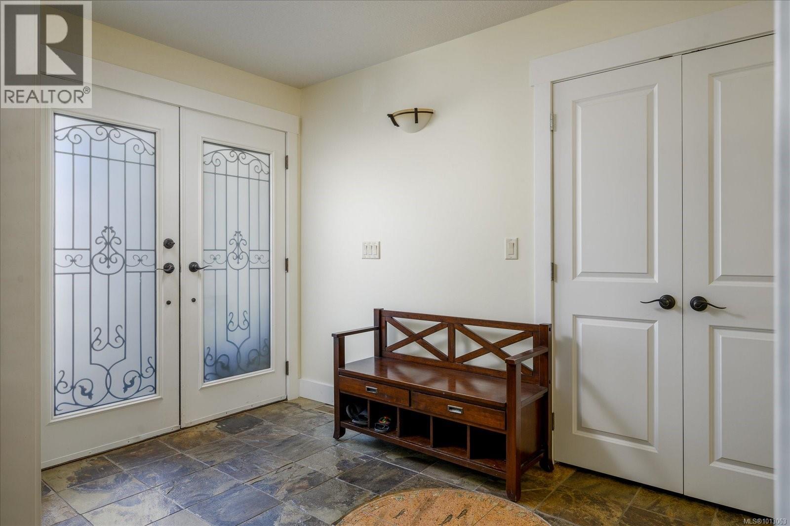 Property at 213 Shiloh Dr image 4