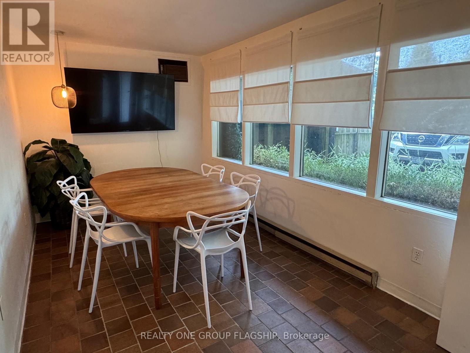 1379 Clarkson Road N, Mississauga, Ontario  L5J 2W6 - Photo 25 - W12382952