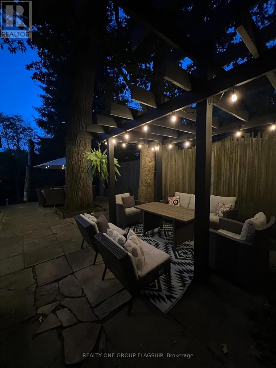 1379 Clarkson Road N, Mississauga, Ontario  L5J 2W6 - Photo 33 - W12382952