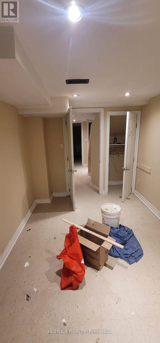 243 Montrose Avenue, Toronto, Ontario  M6G 3G6 - Photo 6 - C12317775