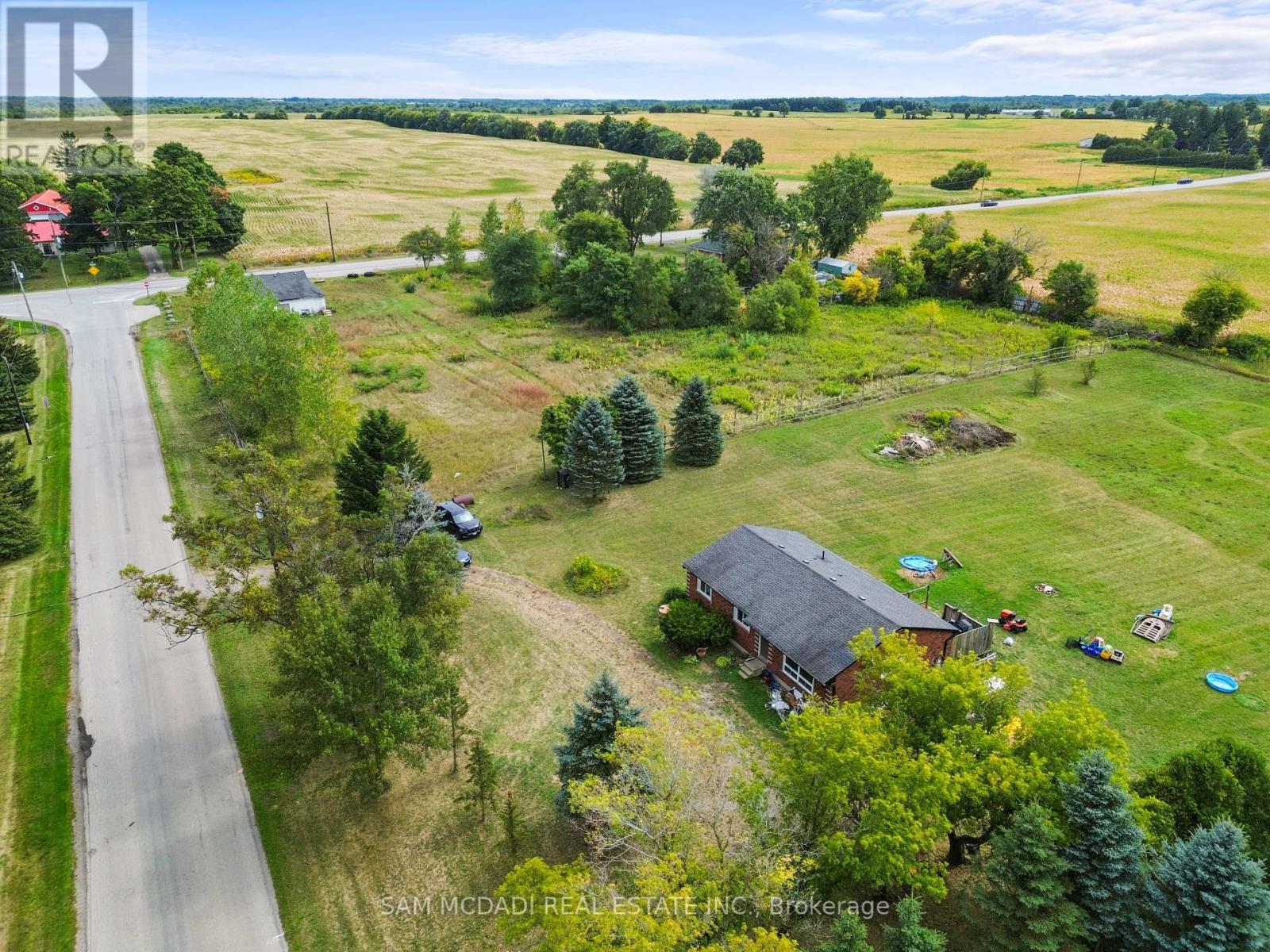 5 Eighth Concession Road, Brant (Burford), Ontario  N0E 1A0 - Photo 4 - X12384960
