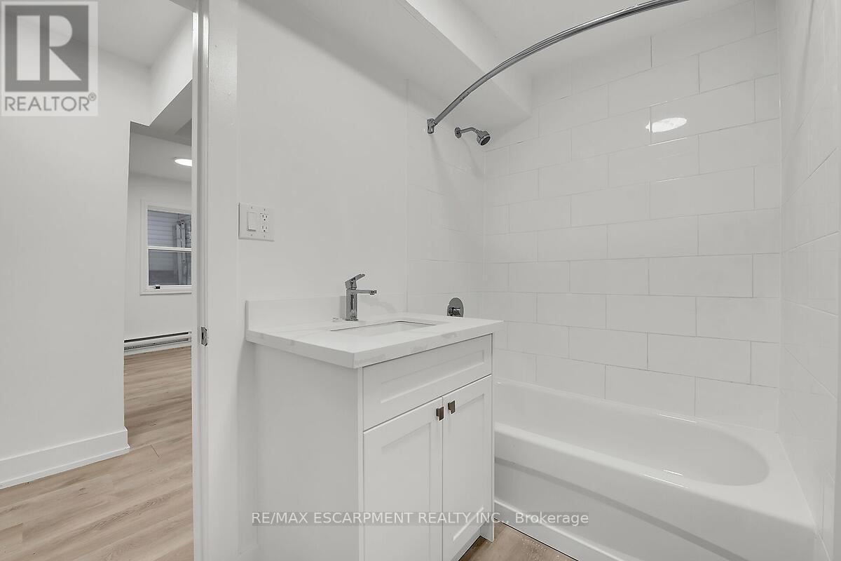 34 Rykert Street, St. Catharines (Western Hill), Ontario  L2S 1Z1 - Photo 15 - X12384977
