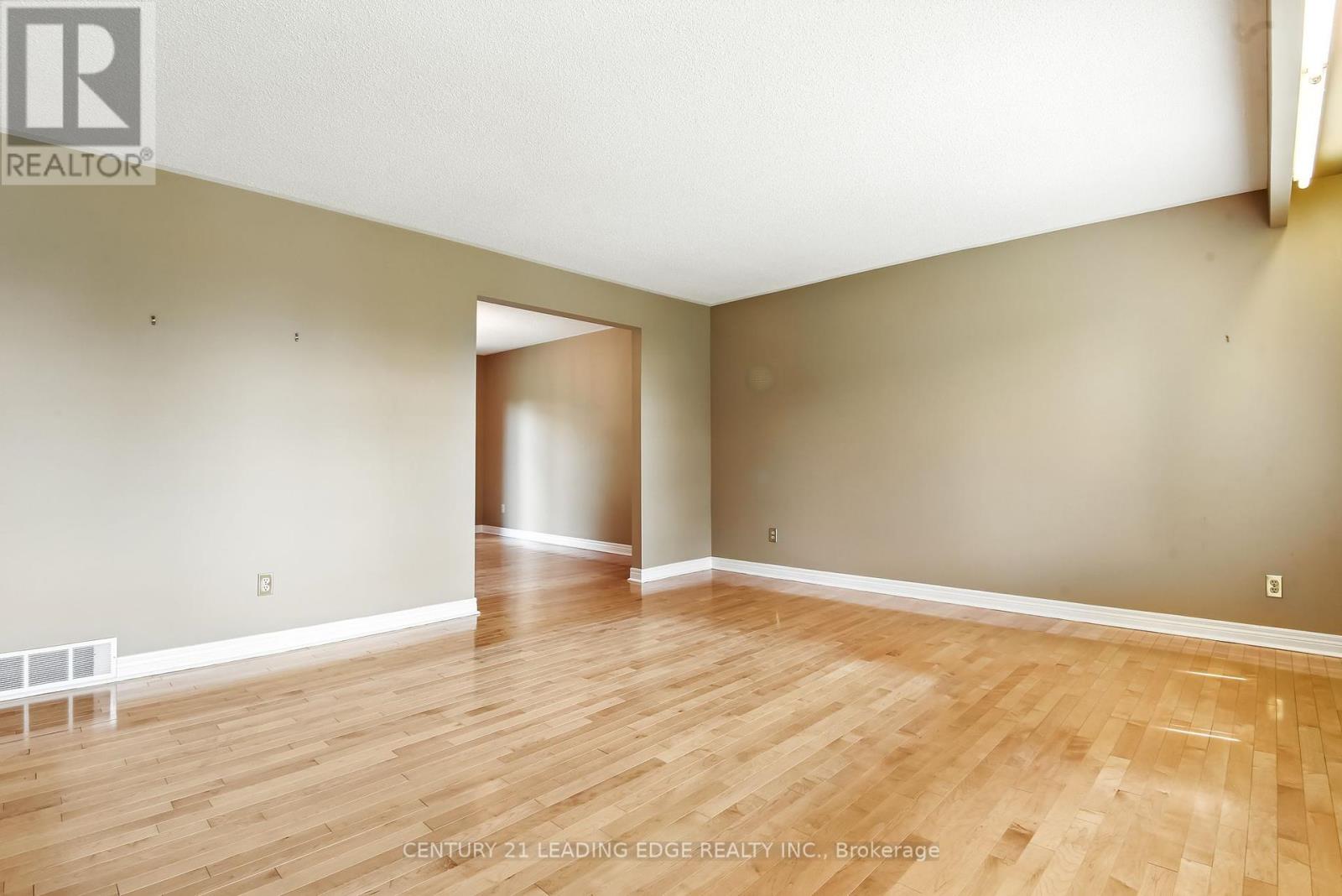 154 Switzer Drive, Oshawa (Centennial), Ontario  L1G 3J7 - Photo 10 - E12384245