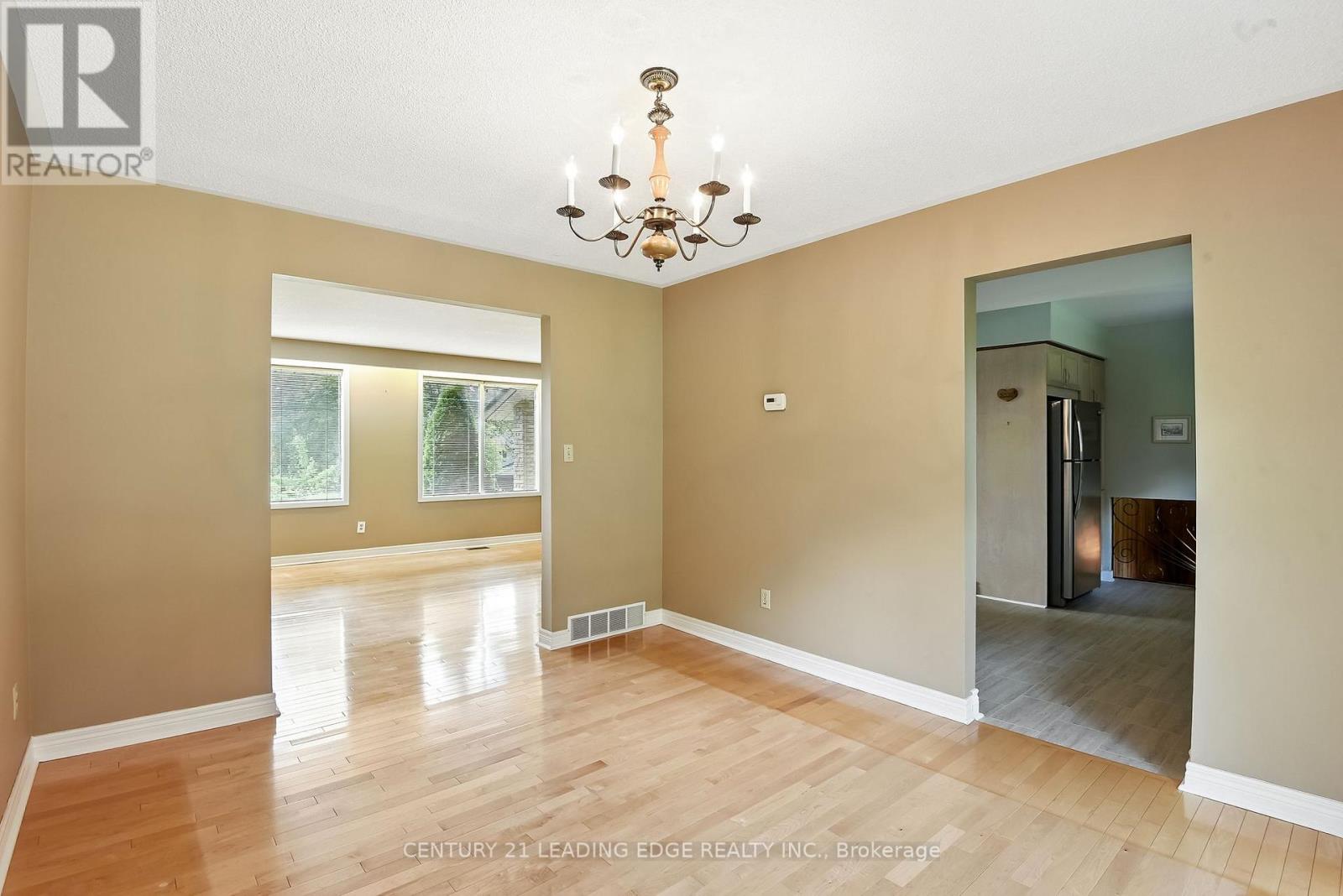 154 Switzer Drive, Oshawa (Centennial), Ontario  L1G 3J7 - Photo 15 - E12384245
