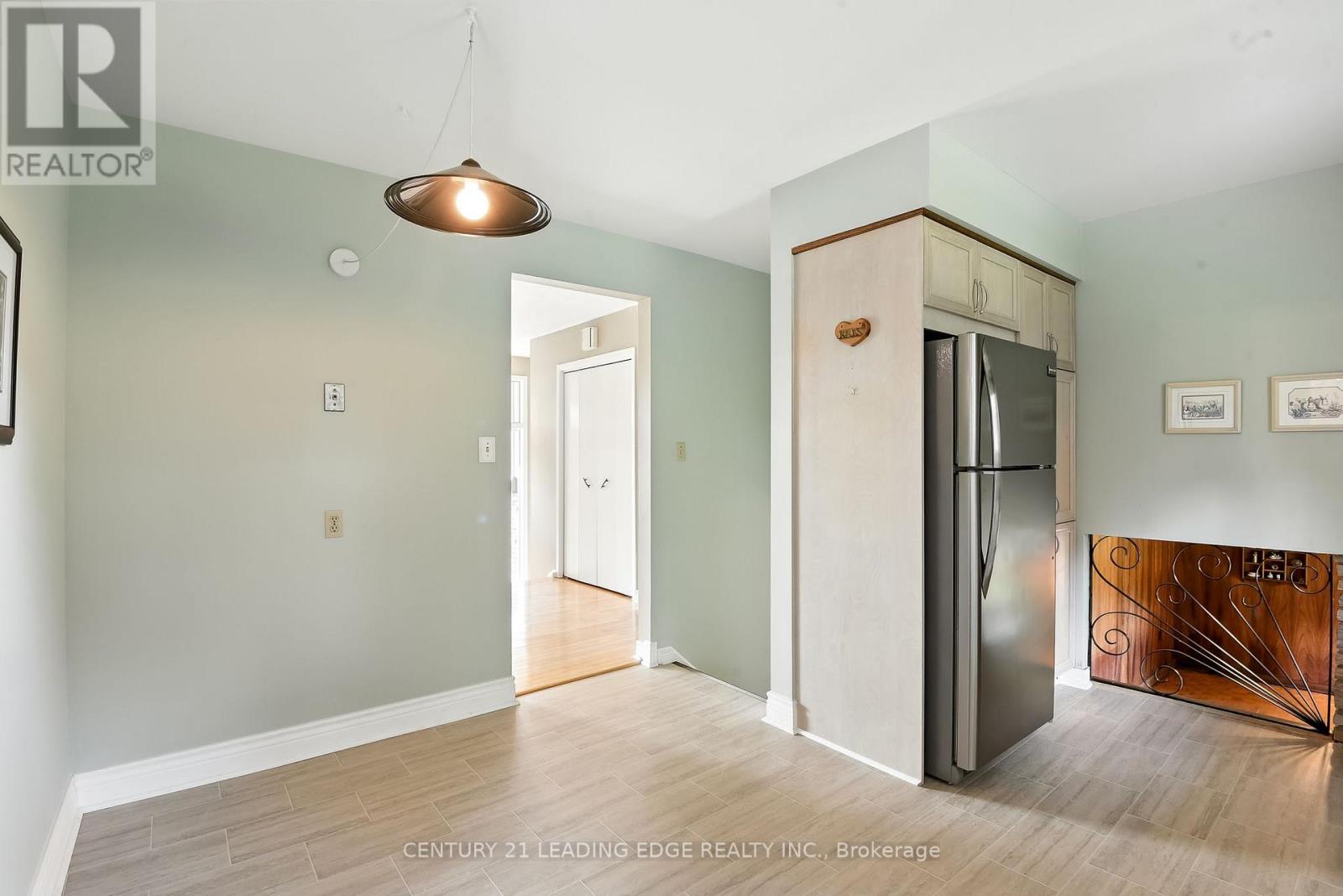 154 Switzer Drive, Oshawa (Centennial), Ontario  L1G 3J7 - Photo 19 - E12384245