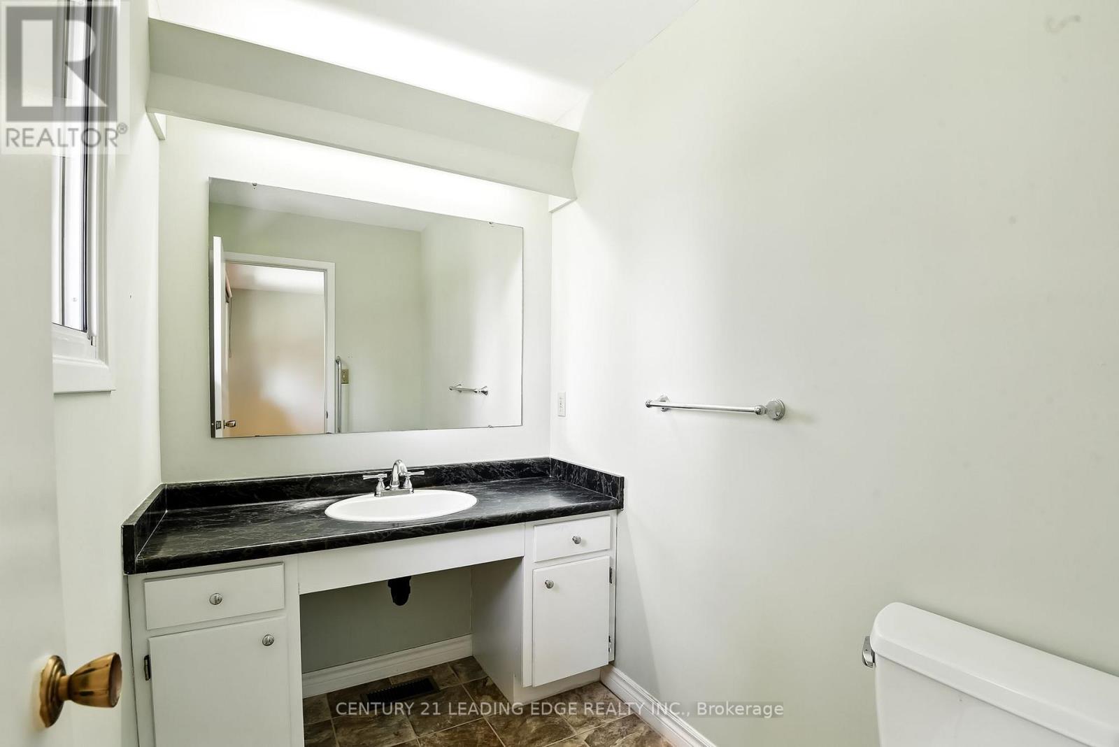 154 Switzer Drive, Oshawa (Centennial), Ontario  L1G 3J7 - Photo 24 - E12384245