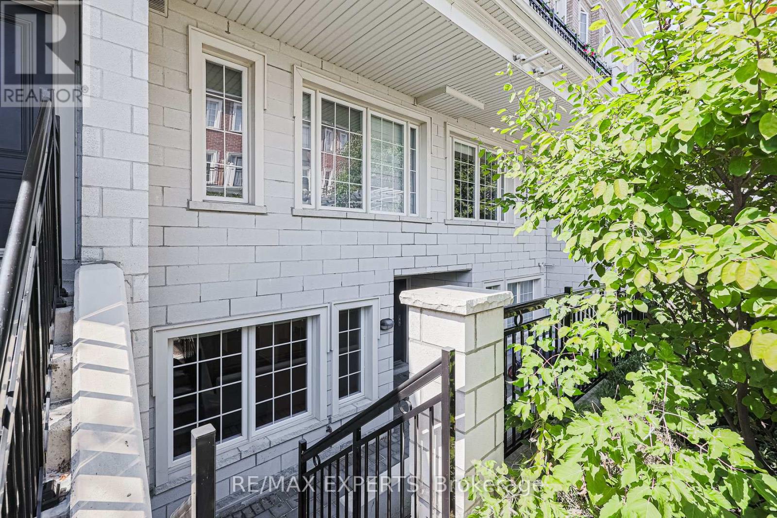 B11 - 26 Bruce Street W, Vaughan, Ontario  L4L 0H4 - Photo 8 - N12384668