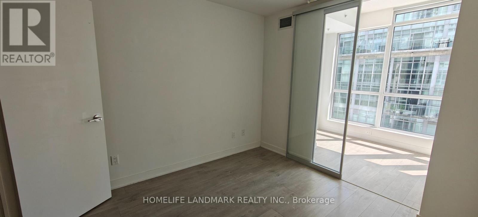 1106 - 30 Nelson Street, Toronto (Waterfront Communities), Ontario  M5V 0H5 - Photo 12 - C12385146