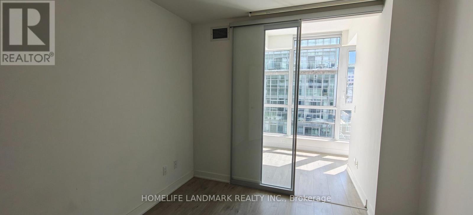 1106 - 30 Nelson Street, Toronto (Waterfront Communities), Ontario  M5V 0H5 - Photo 13 - C12385146