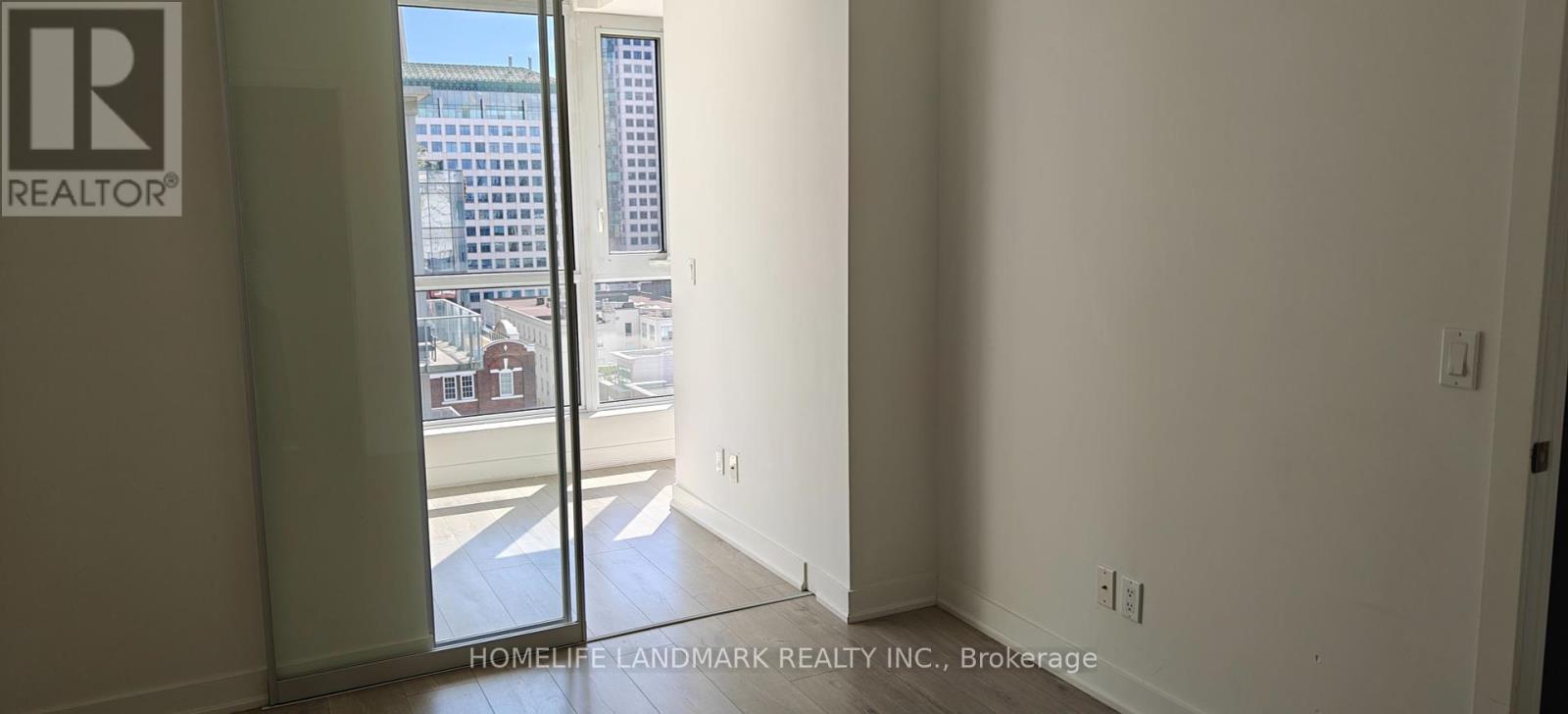 1106 - 30 Nelson Street, Toronto (Waterfront Communities), Ontario  M5V 0H5 - Photo 14 - C12385146