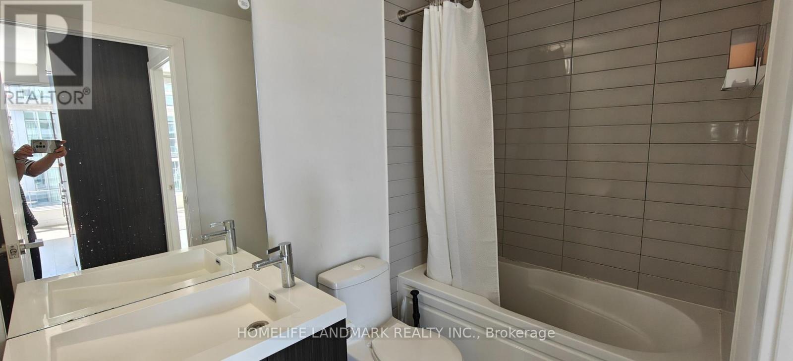 1106 - 30 Nelson Street, Toronto (Waterfront Communities), Ontario  M5V 0H5 - Photo 18 - C12385146