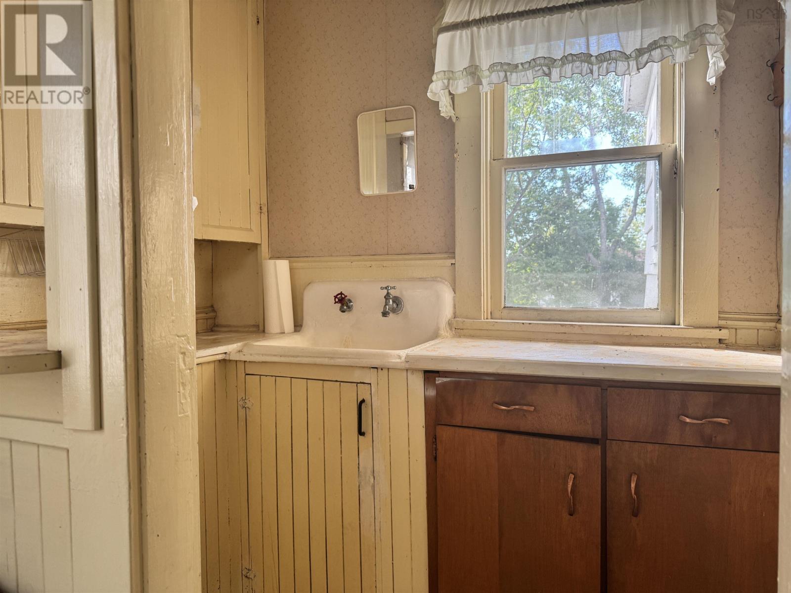 6 Strickland Avenue, Trenton, Nova Scotia  B0K 1X0 - Photo 6 - 202522572