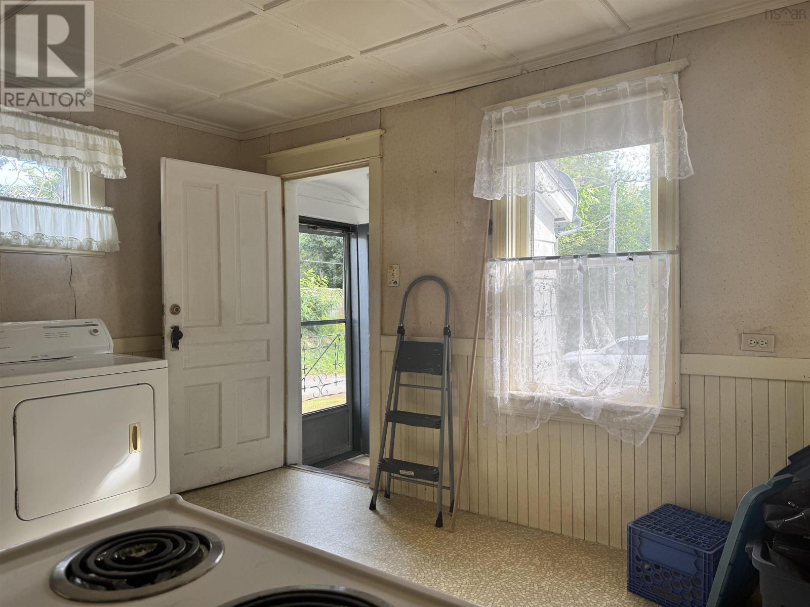 6 Strickland Avenue, Trenton, Nova Scotia  B0K 1X0 - Photo 7 - 202522572