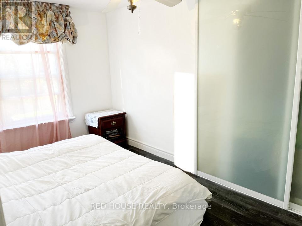 40 North Woodrow Boulevard, Toronto, Ontario  M1K 1W3 - Photo 10 - E12385070