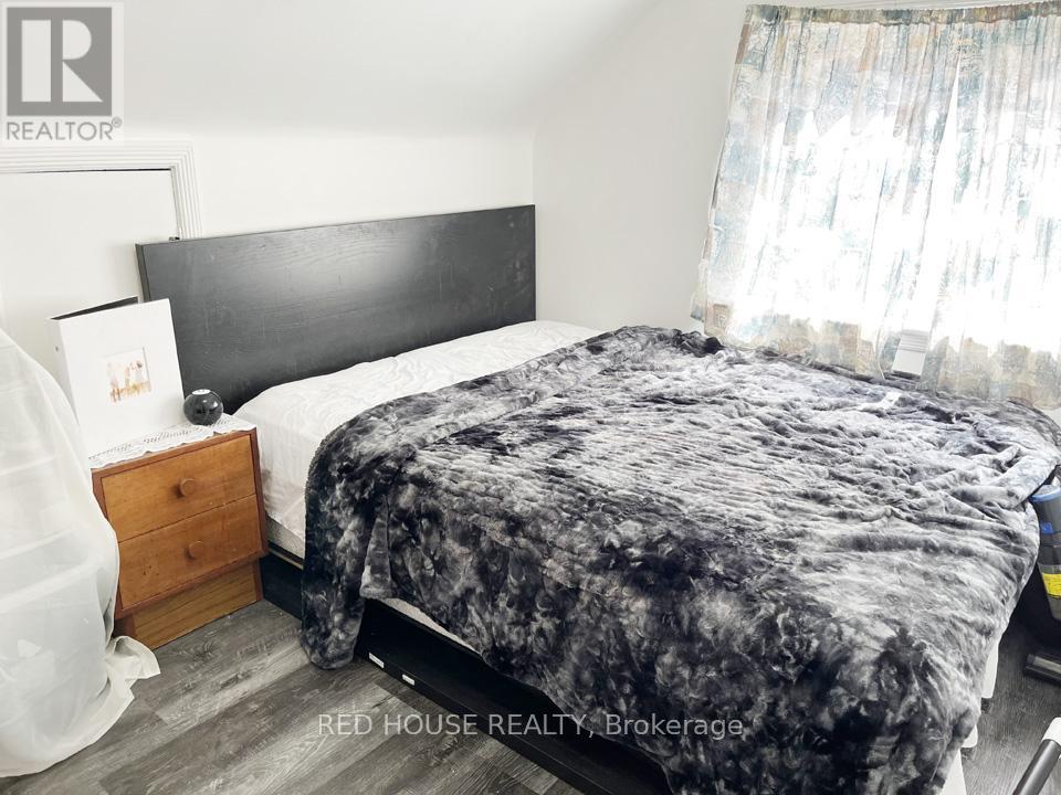 40 North Woodrow Boulevard, Toronto, Ontario  M1K 1W3 - Photo 11 - E12385070