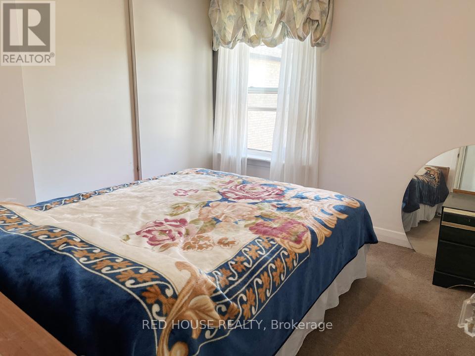 40 North Woodrow Boulevard, Toronto, Ontario  M1K 1W3 - Photo 9 - E12385070