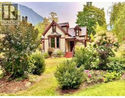 305 Bellevue Street, new denver, British Columbia