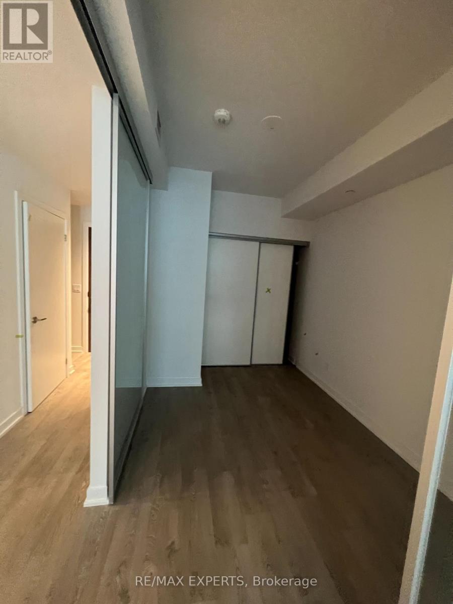 2211 - 1926 Lake Shore Boulevard W, Toronto, Ontario  M6S 1A1 - Photo 4 - W12383932