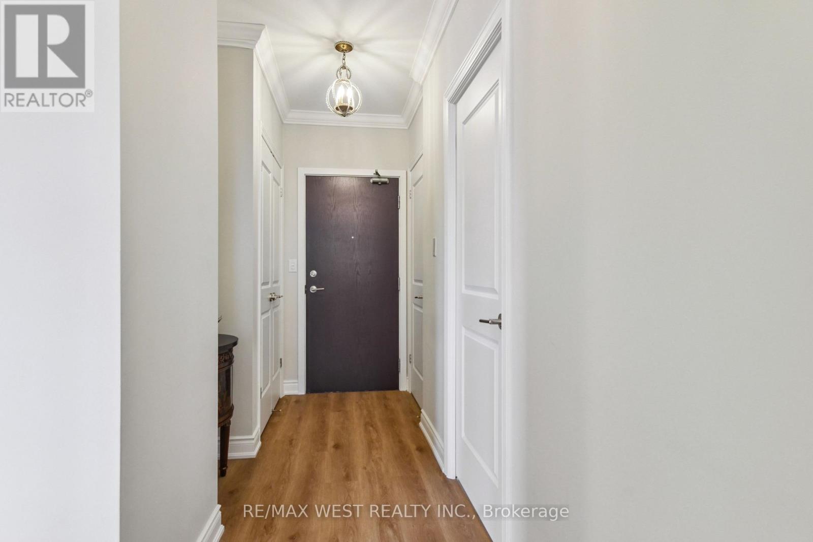 321 - 281 Woodbridge Avenue, Vaughan (West Woodbridge), Ontario  L4L 0C6 - Photo 2 - N12385180