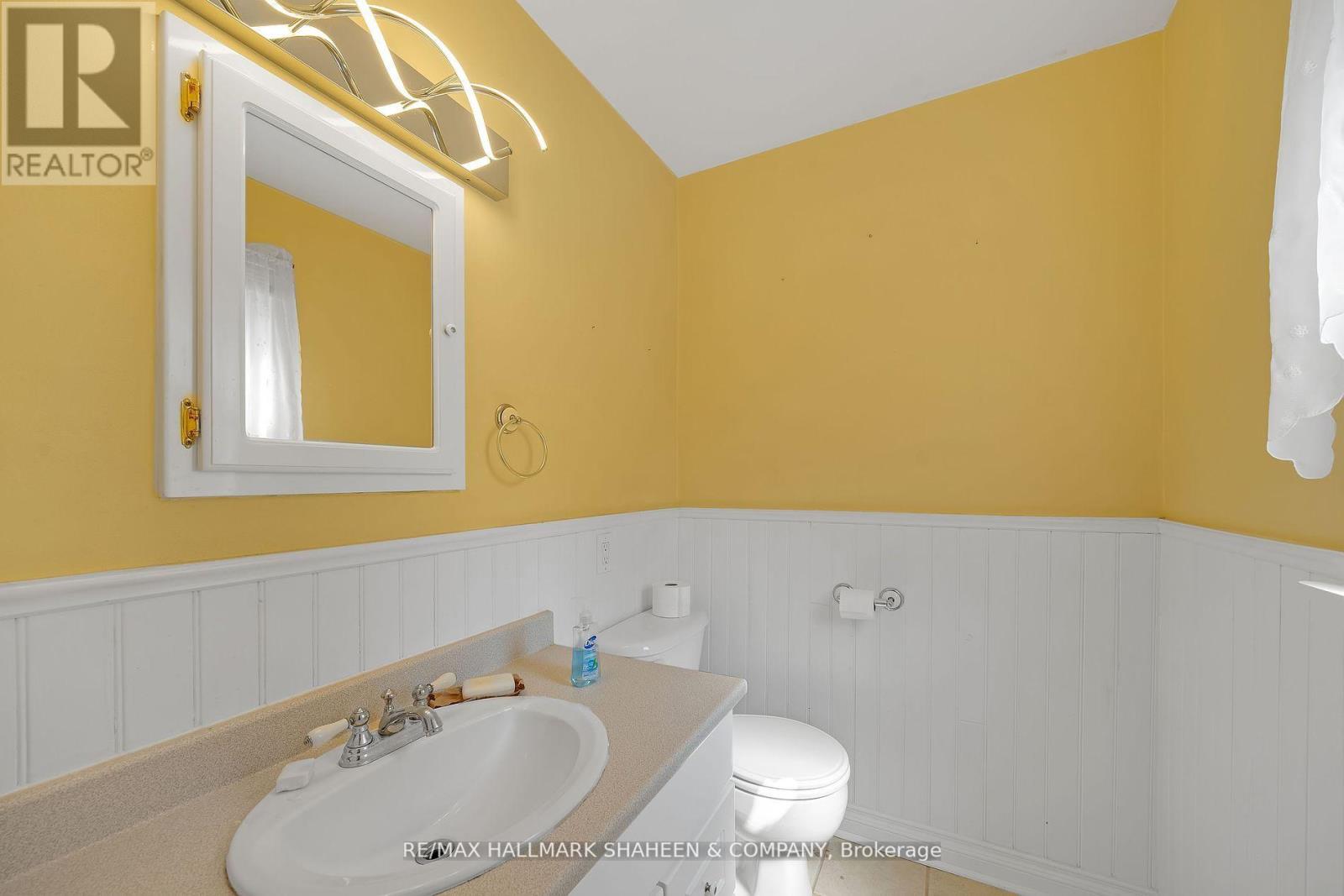 99 Lucas Street, Richmond Hill, Ontario  L4C 4P4 - Photo 15 - N12385191