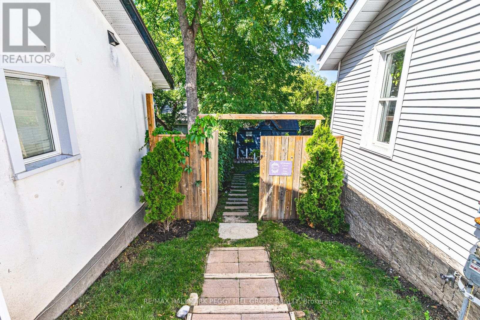 692 Victoria Street, Midland, Ontario  L4R 1B1 - Photo 19 - S12385155