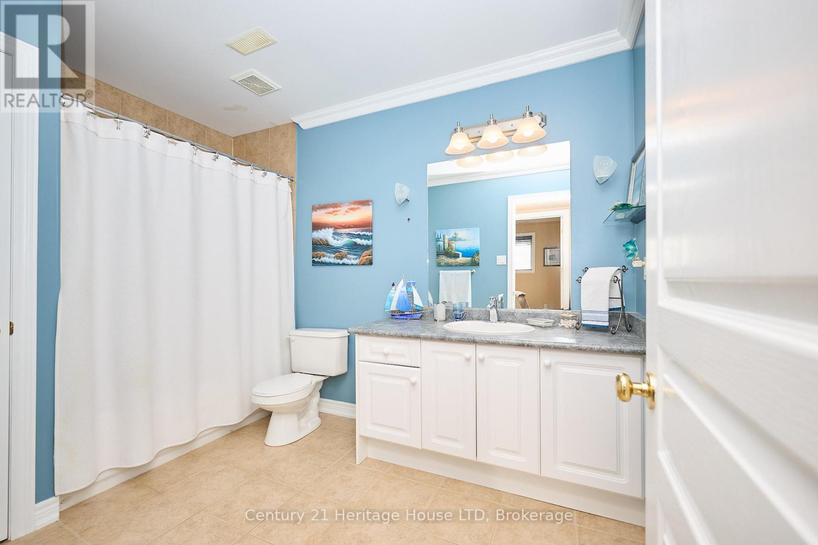 222 Dorchester Drive, Grimsby (Grimsby East), Ontario  L3M 5K8 - Photo 25 - X12335197