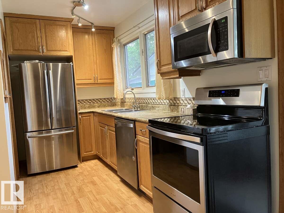 15212 86 Av Nw, Edmonton, Alberta  T5R 4C3 - Photo 12 - E4442459