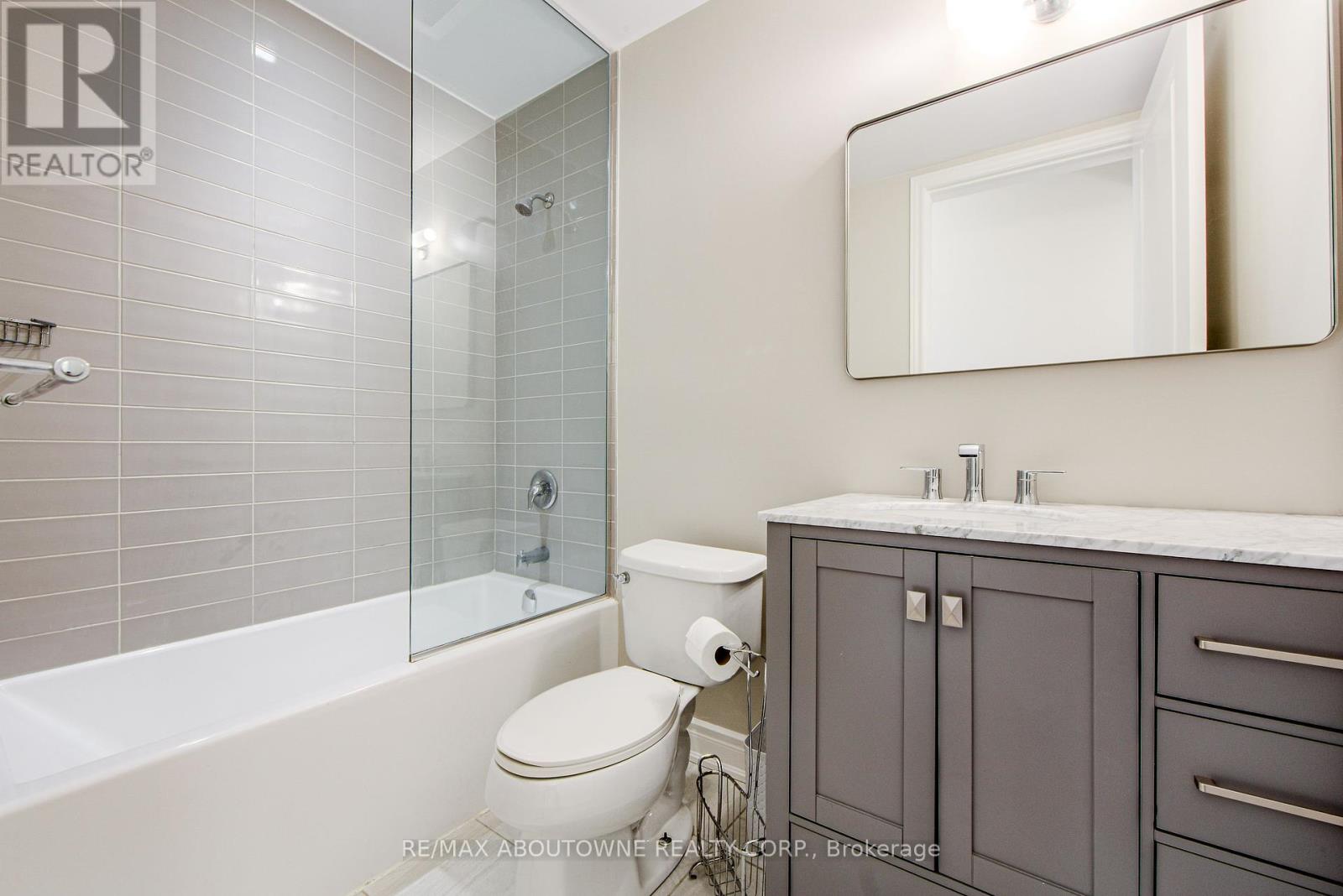 109 - 457 Plains Road E, Burlington (Lasalle), Ontario  L7T 2E2 - Photo 4 - W12385044