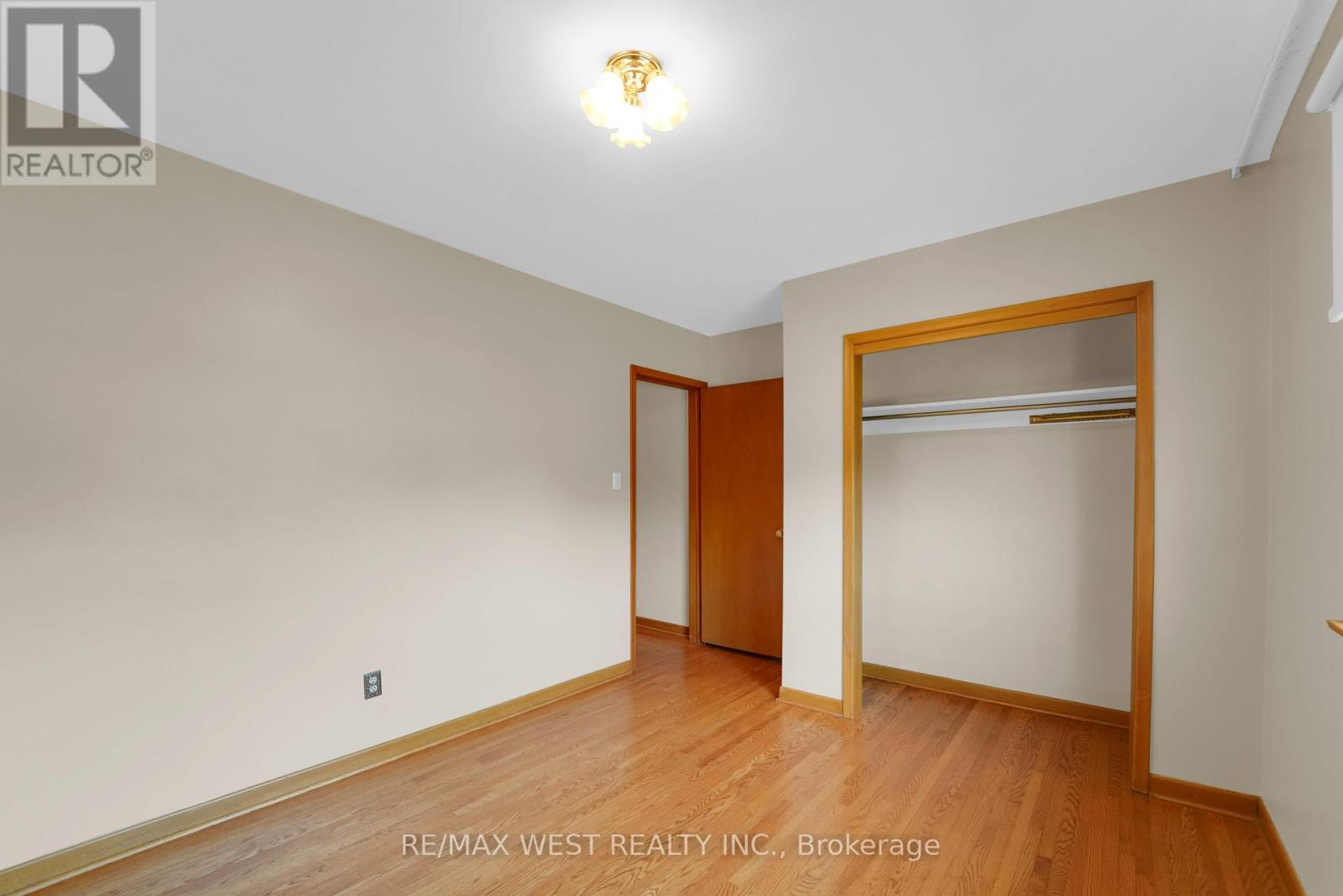 304 La Rose Avenue, Toronto (Willowridge-Martingrove-Richview), Ontario  M9P 1B9 - Photo 23 - W12385051