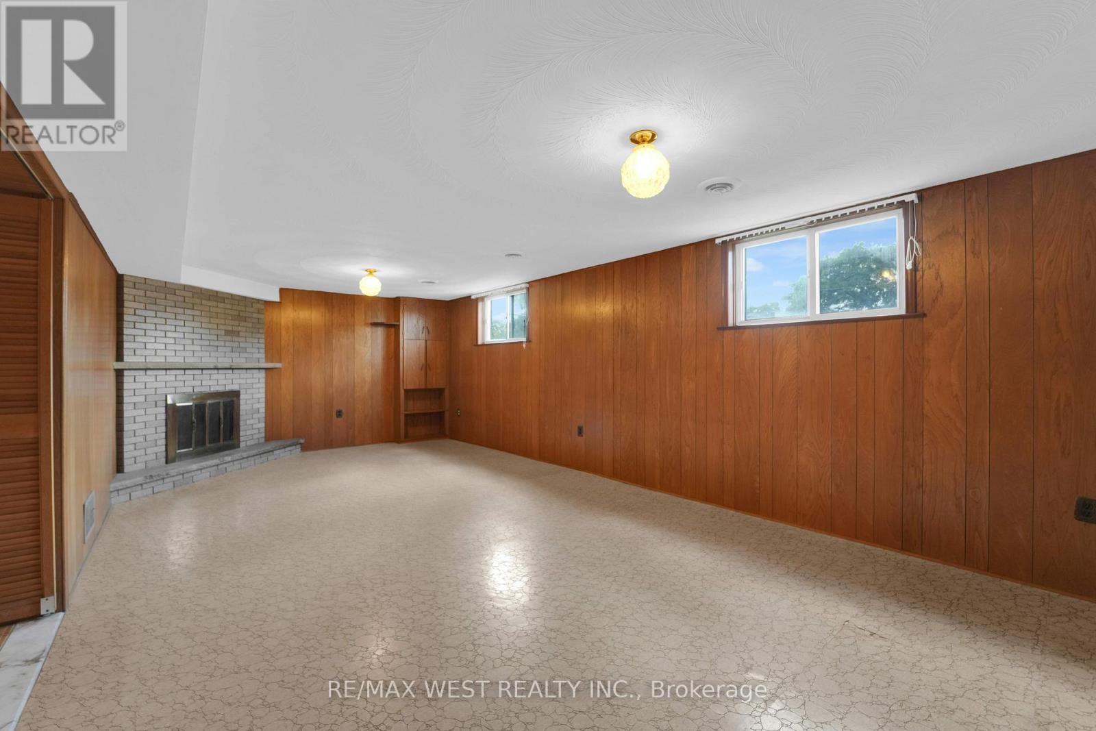 304 La Rose Avenue, Toronto (Willowridge-Martingrove-Richview), Ontario  M9P 1B9 - Photo 28 - W12385051