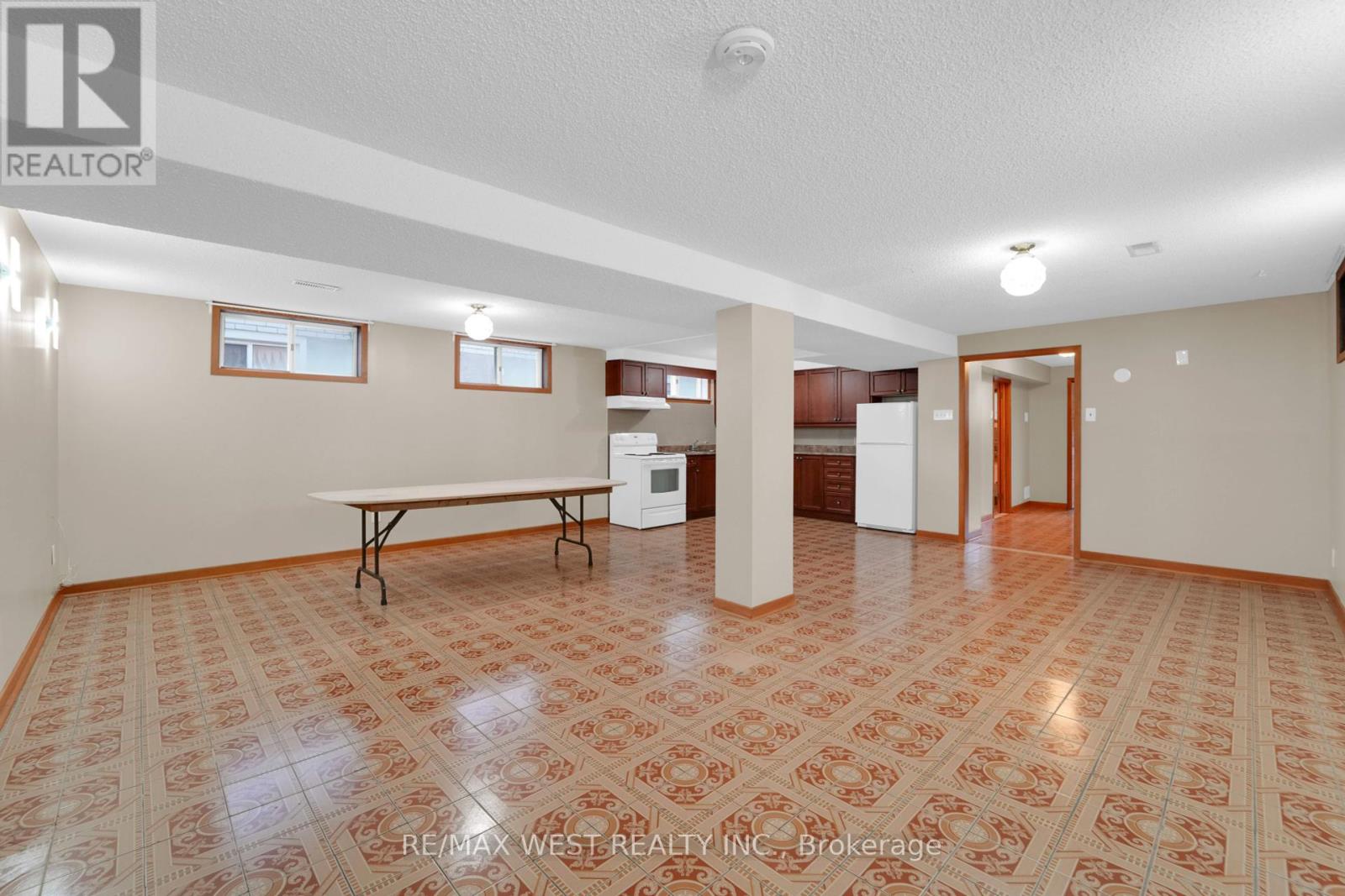 304 La Rose Avenue, Toronto (Willowridge-Martingrove-Richview), Ontario  M9P 1B9 - Photo 30 - W12385051