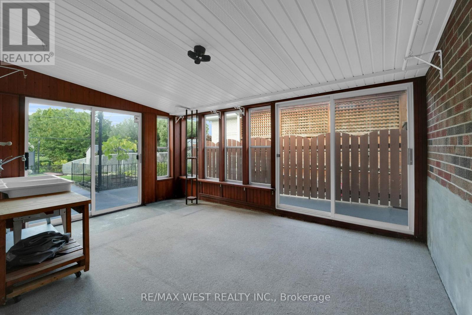 304 La Rose Avenue, Toronto (Willowridge-Martingrove-Richview), Ontario  M9P 1B9 - Photo 37 - W12385051