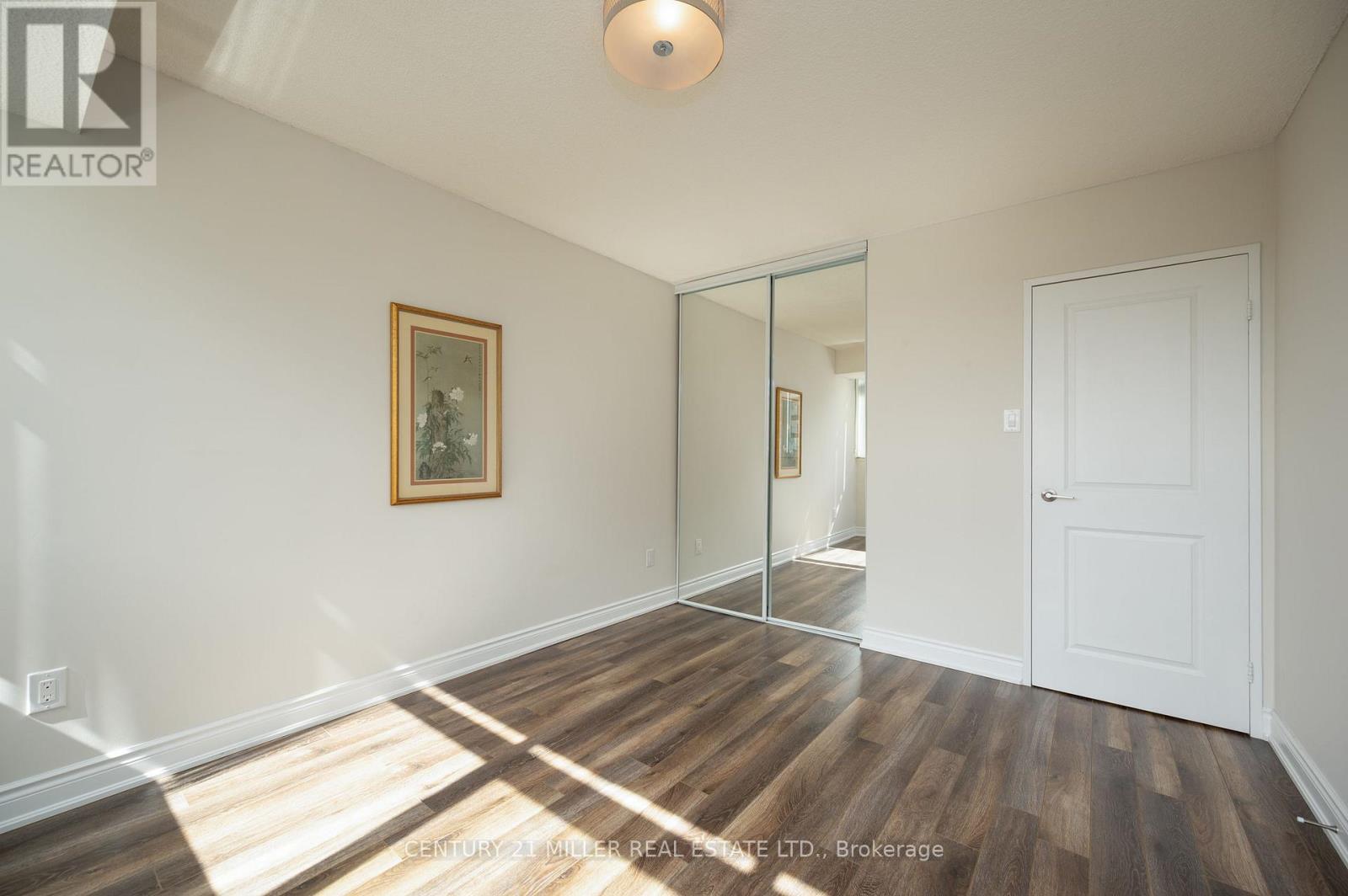 804 - 1359 White Oaks Boulevard, Oakville, Ontario  L6H 2R8 - Photo 19 - W12385059
