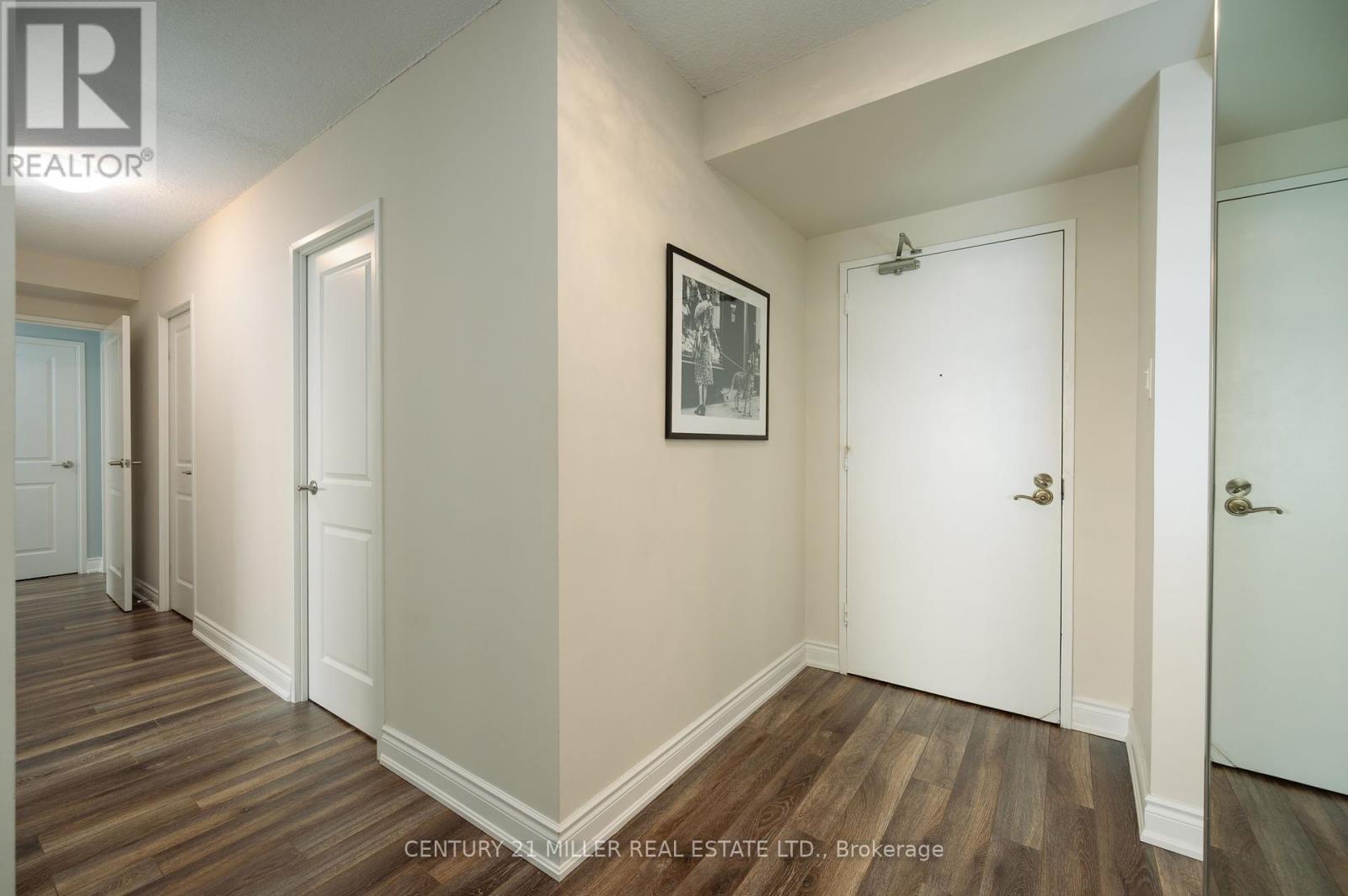 804 - 1359 White Oaks Boulevard, Oakville, Ontario  L6H 2R8 - Photo 3 - W12385059