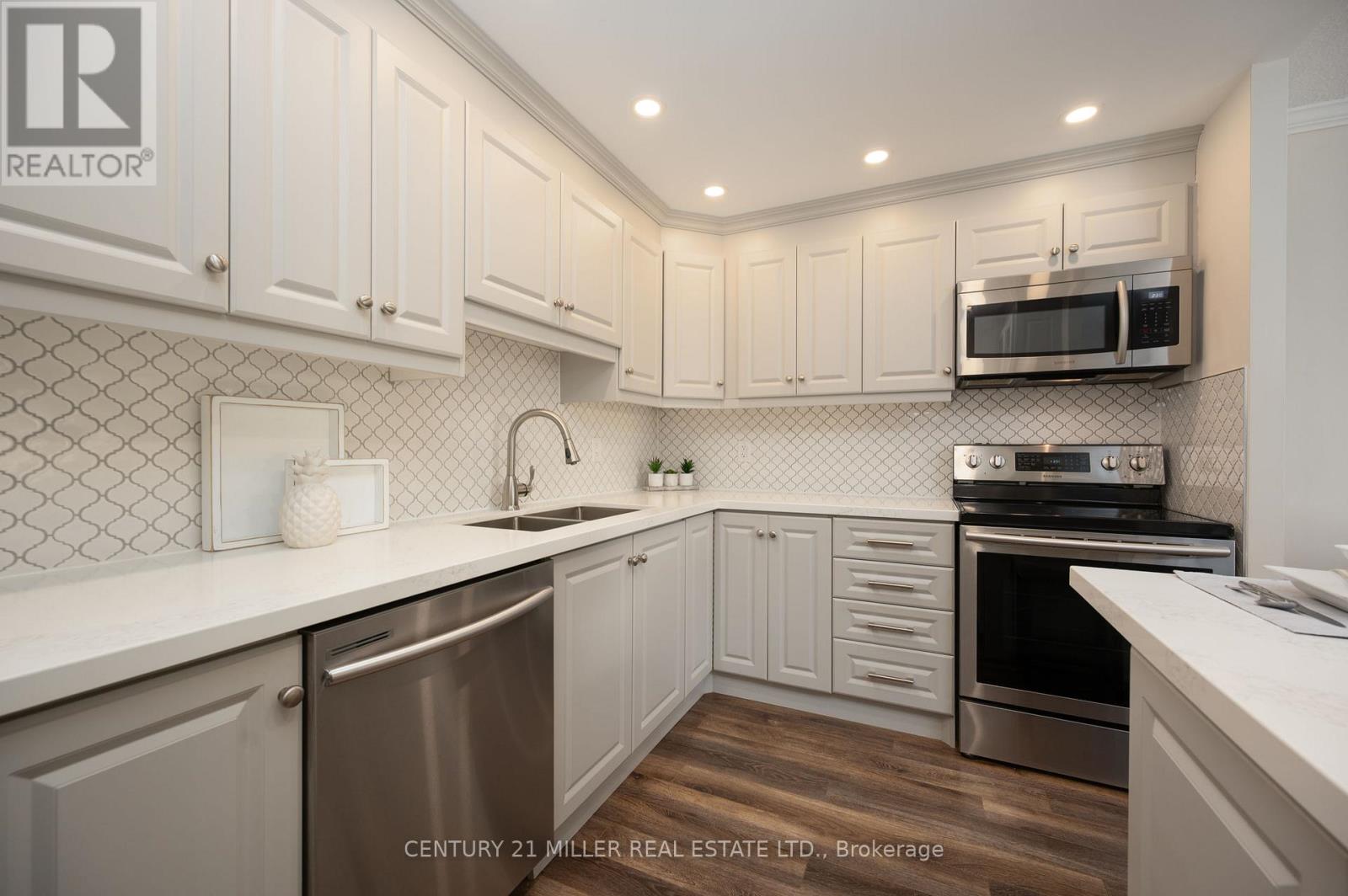 804 - 1359 White Oaks Boulevard, Oakville, Ontario  L6H 2R8 - Photo 7 - W12385059