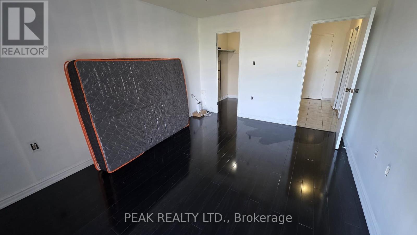 705 - 18 Knightsbridge Road, Brampton, Ontario  L6X 3X5 - Photo 3 - W12385112
